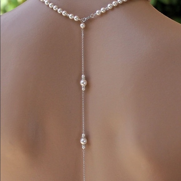 Jewelry - Pearl dropping back necklace